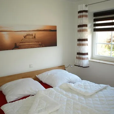 Maistern Semesterbostad Sternberg